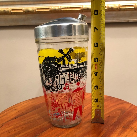 Vintage Cocktail Shaker with Drink Recipes - Picture 10 of 10